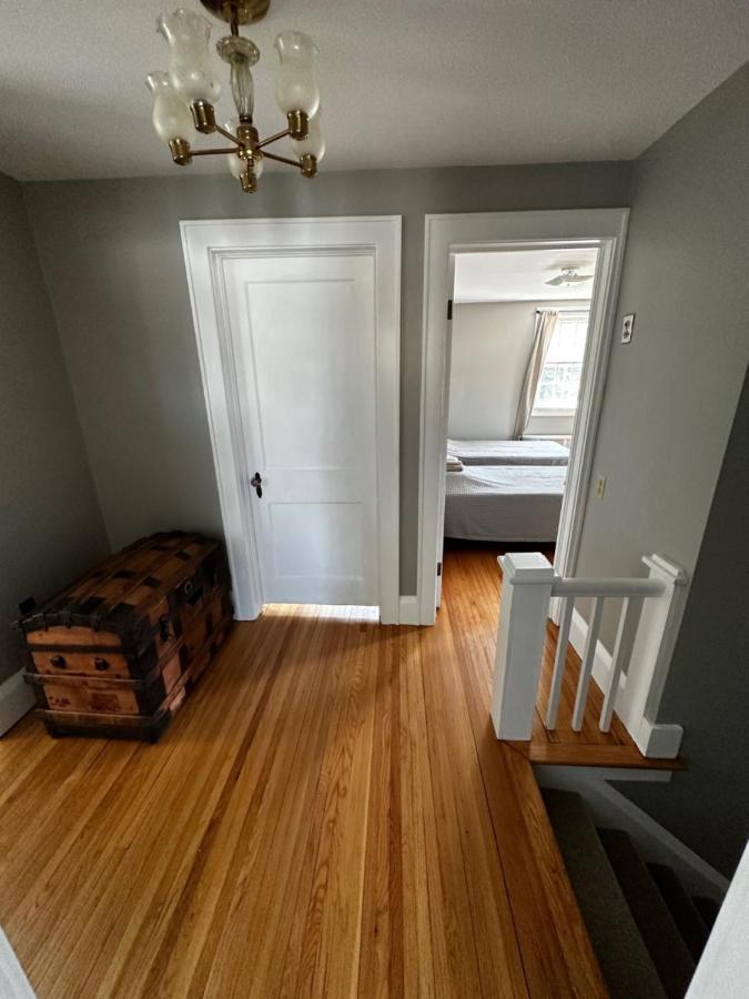 Cute Cape Cod Style Home Піттсфілд Екстер'єр фото