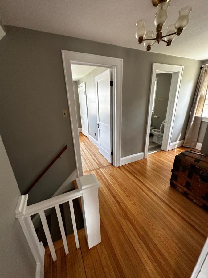 Cute Cape Cod Style Home Піттсфілд Екстер'єр фото
