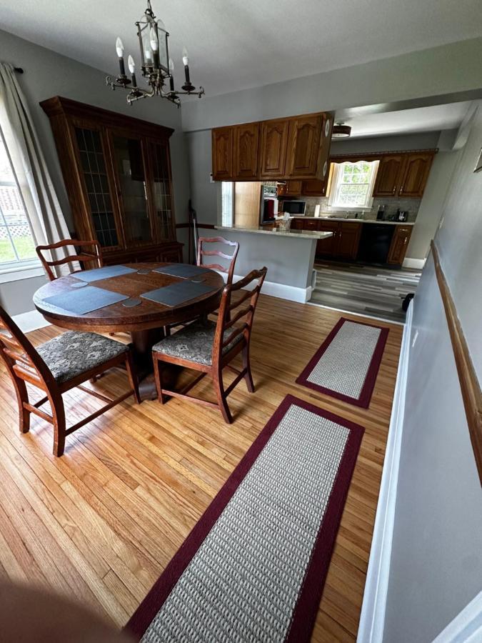 Cute Cape Cod Style Home Піттсфілд Екстер'єр фото